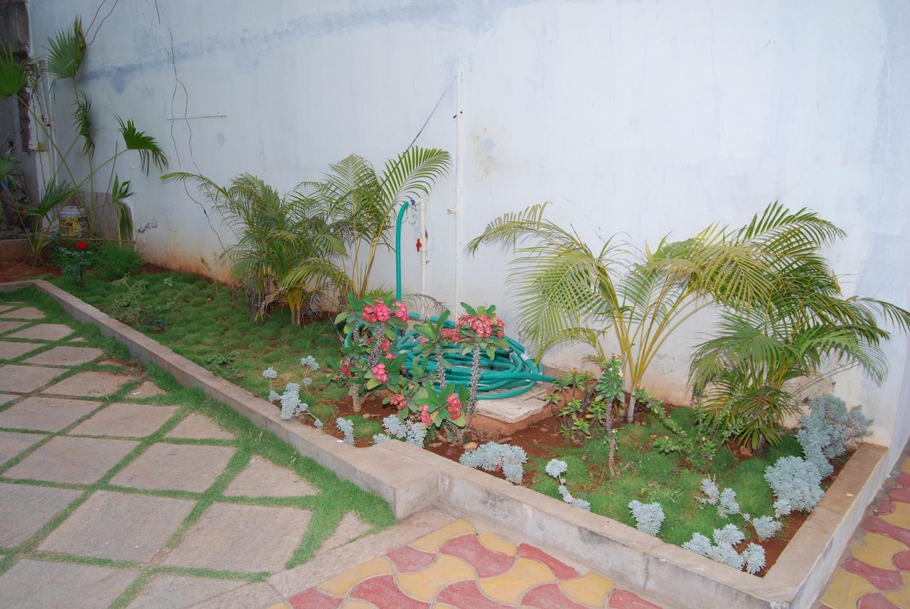 ホテルPratham Residency マイソール エクステリア 写真